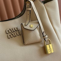 Image 20 of Míumiu Tote