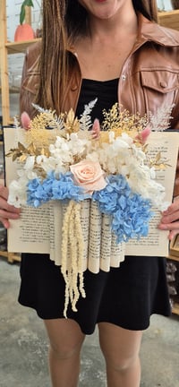 Image 7 of Preserved Flower Book Vase Workshop