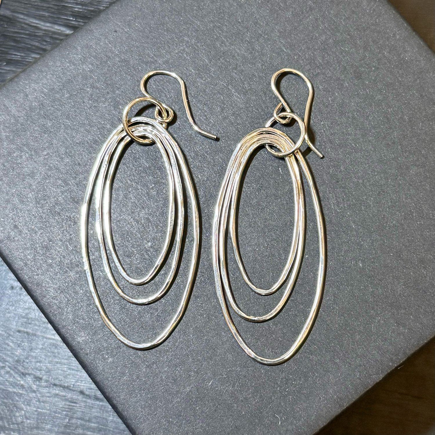 Image of Oval Looped