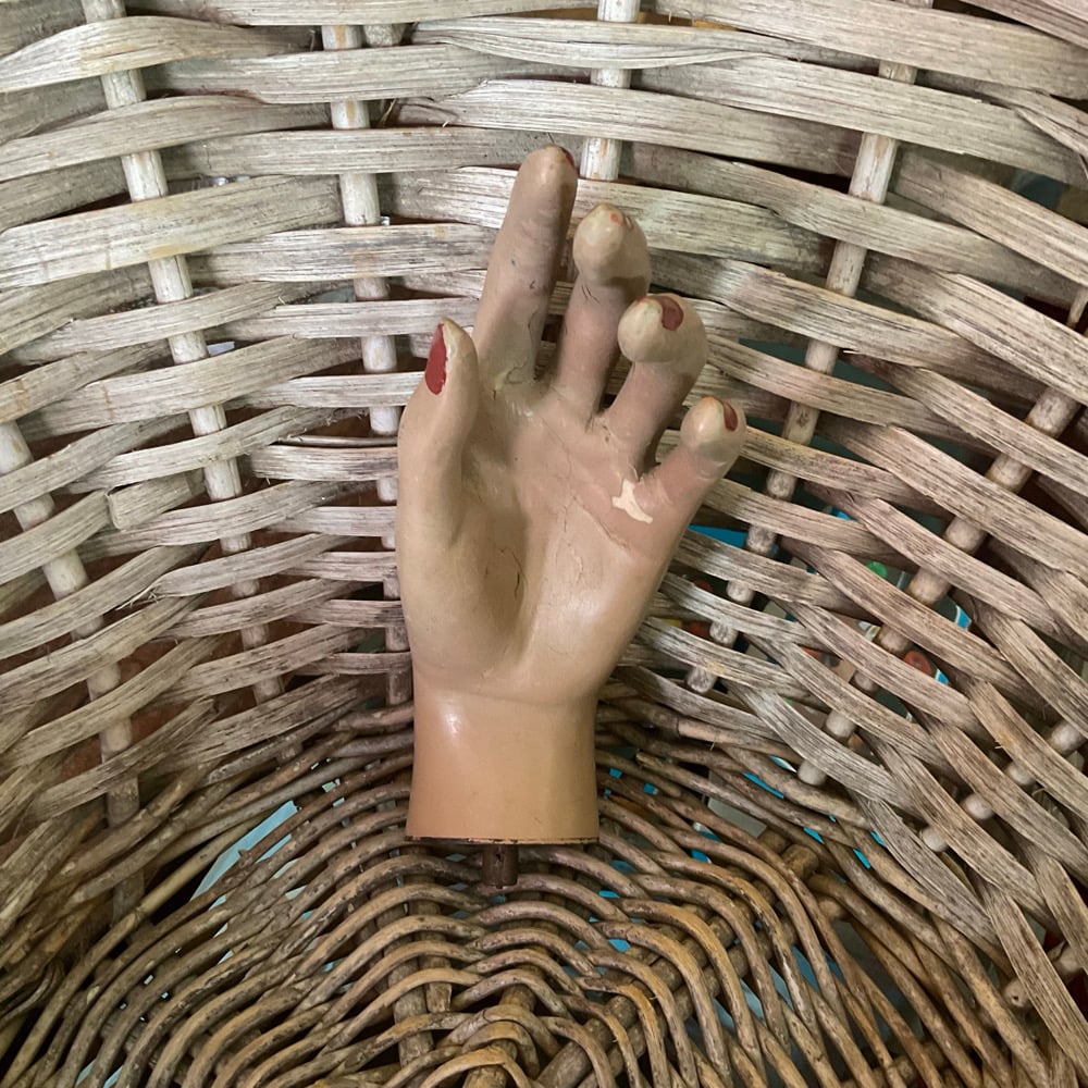 Image of mannequin hand