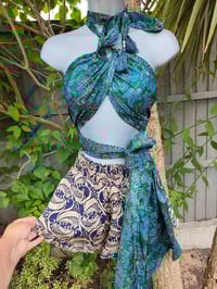 Image 3 of Frida frilly shorts - Navy