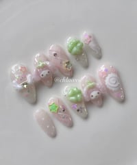 Image 2 of My Melody Clovers