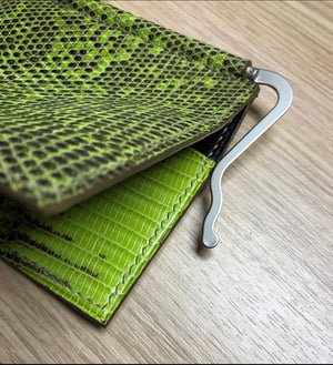 Image of Green Lizard Card Holder N°2 With Money Clip