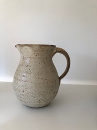 Image 3 of Pichet en grès Beige