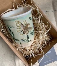 Image 1 of Leaf & bee candle, 150ml