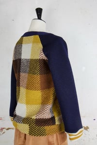 Image 5 of THE PULL beige