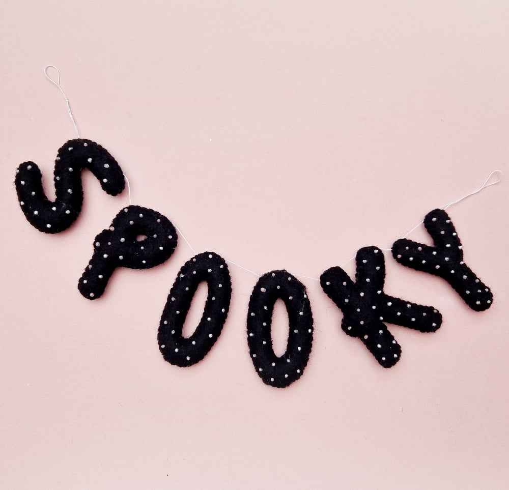 Image of SPOOKY Dotty Halloween Garland.