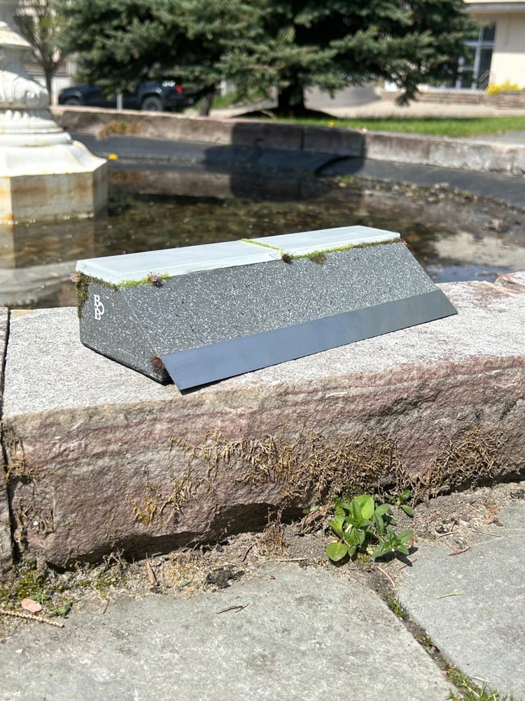 Image of Street ledge/Kicker