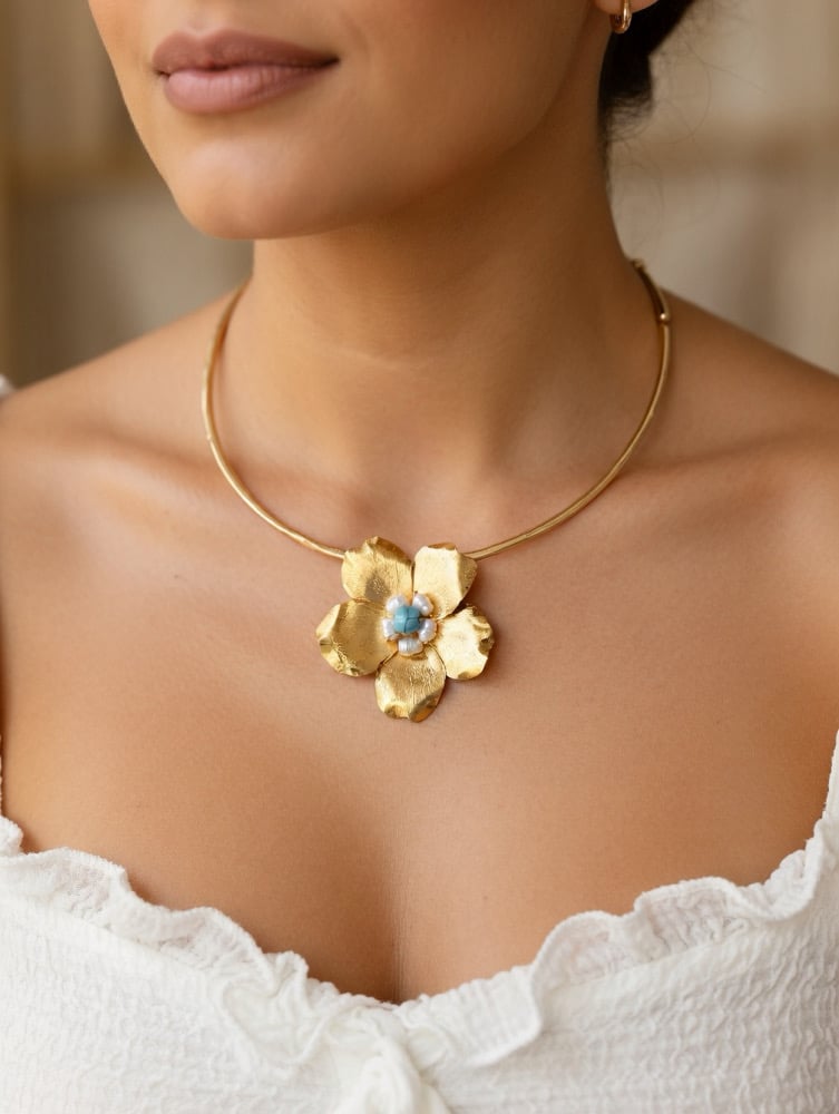 Image of Ruth choker