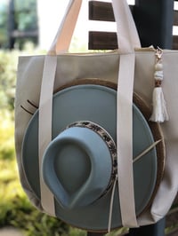 The Canvas Hat Tote Ivory 