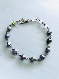 Image 3 of Peacock Pearl Bracelet