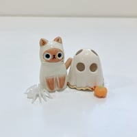 Image 2 of Glow in dark ghost mask, pumpkin, and spider flame point siamese cat ceramic figurine 