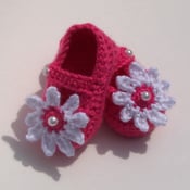 Image of Crocheted, Raspberry Pink, Mary Jane Shoes Booties 3 - 6 Months Bright Pink with White Daisy