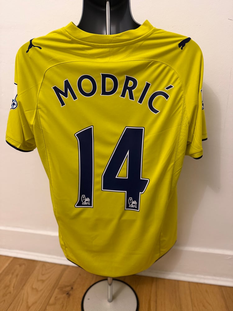 Image of Tottenham Hotspur “MODRIĆ 14” 2009/10 Third Shirt + PL patches  (L)