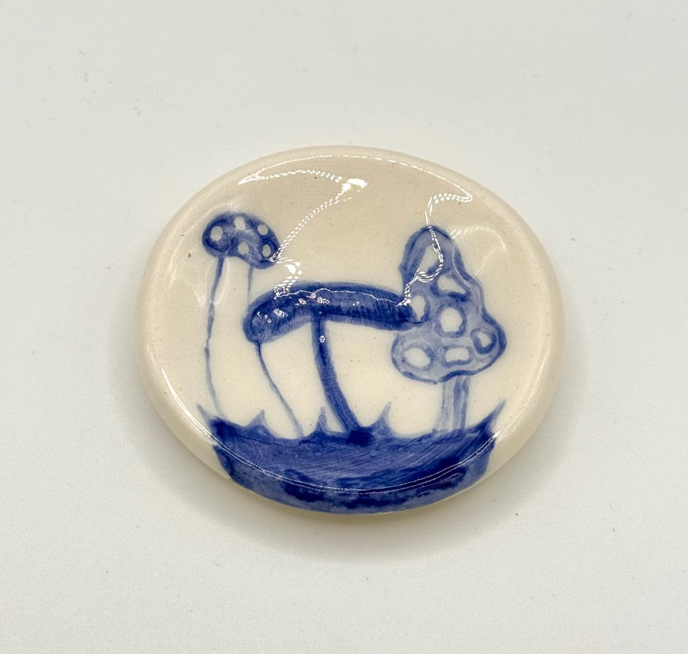 Image of des tout petits champi
