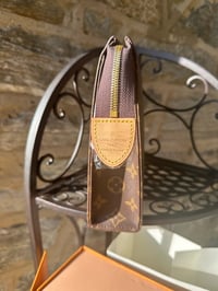 Image 6 of Cosmetics Crossbody Mono LV