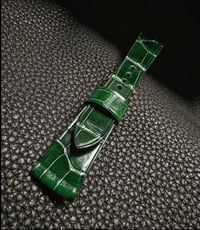 Image 3 of Glazed Emerald Alligator watch strap - vintage cut