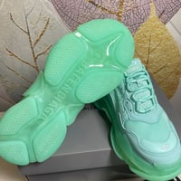 Image 7 of UNISEX TIFF BAL RUNNERS