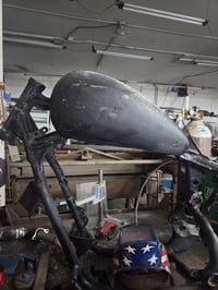 Image 2 of Honda Shadow 600 Tank Lift 