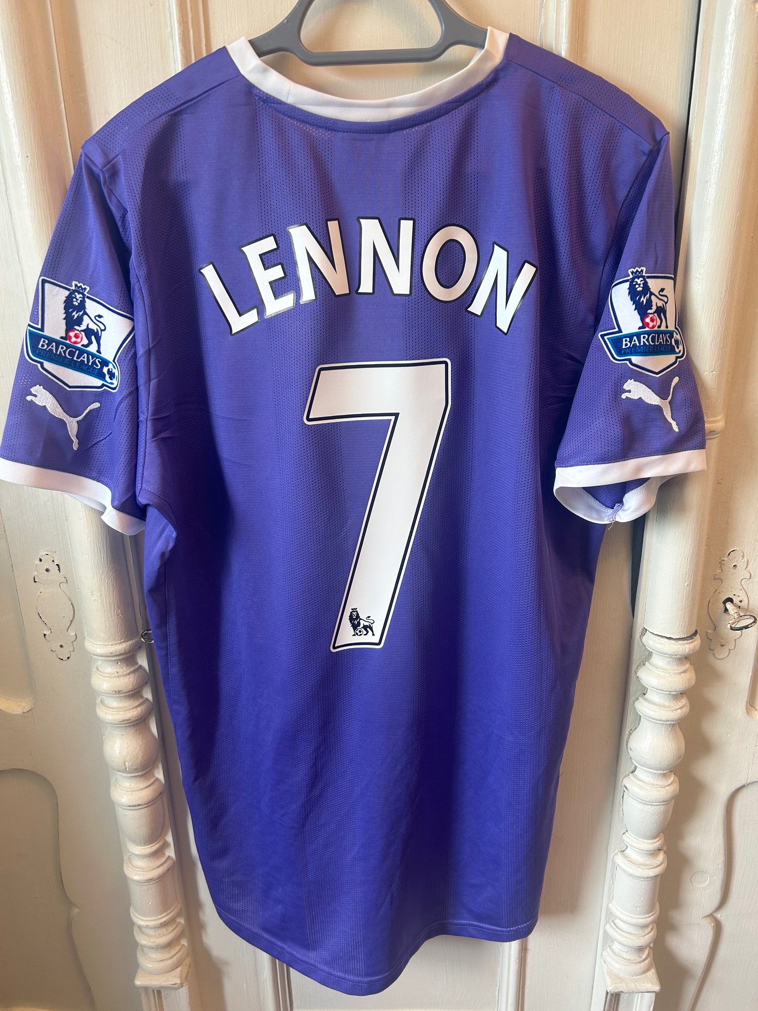 Image of Tottenham “DELE 20” 2021 Away, “LENNON 7” 2011 Away (L)