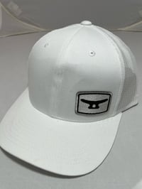 White small patch left sode  White/ white embroidery patch trucker