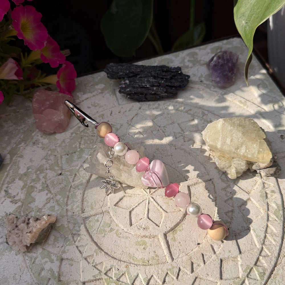 Image of pink princess roach clip