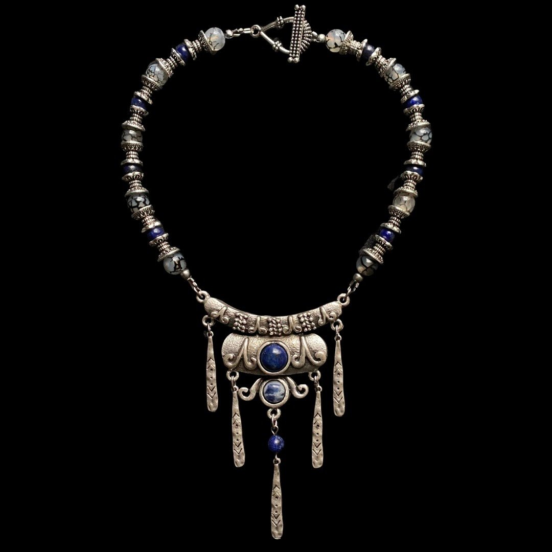 LAPIS LAZULI CRYSTAL AMULET | LUNA DE SANGRE