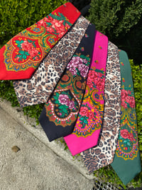 Image 6 of GRAVATA FUCSIA. Feita a man. 