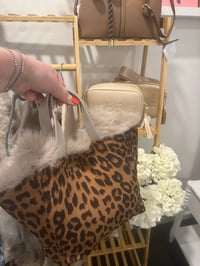 Image 5 of Reversible leopard print faux fur bag - 3 COLOURS