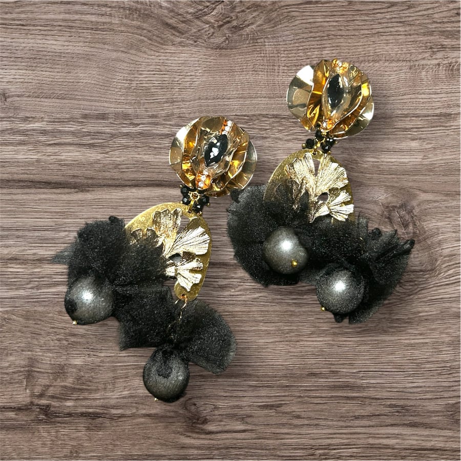 Image of Black Details earrings
