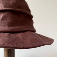 Image 4 of Kumi hat chocolate