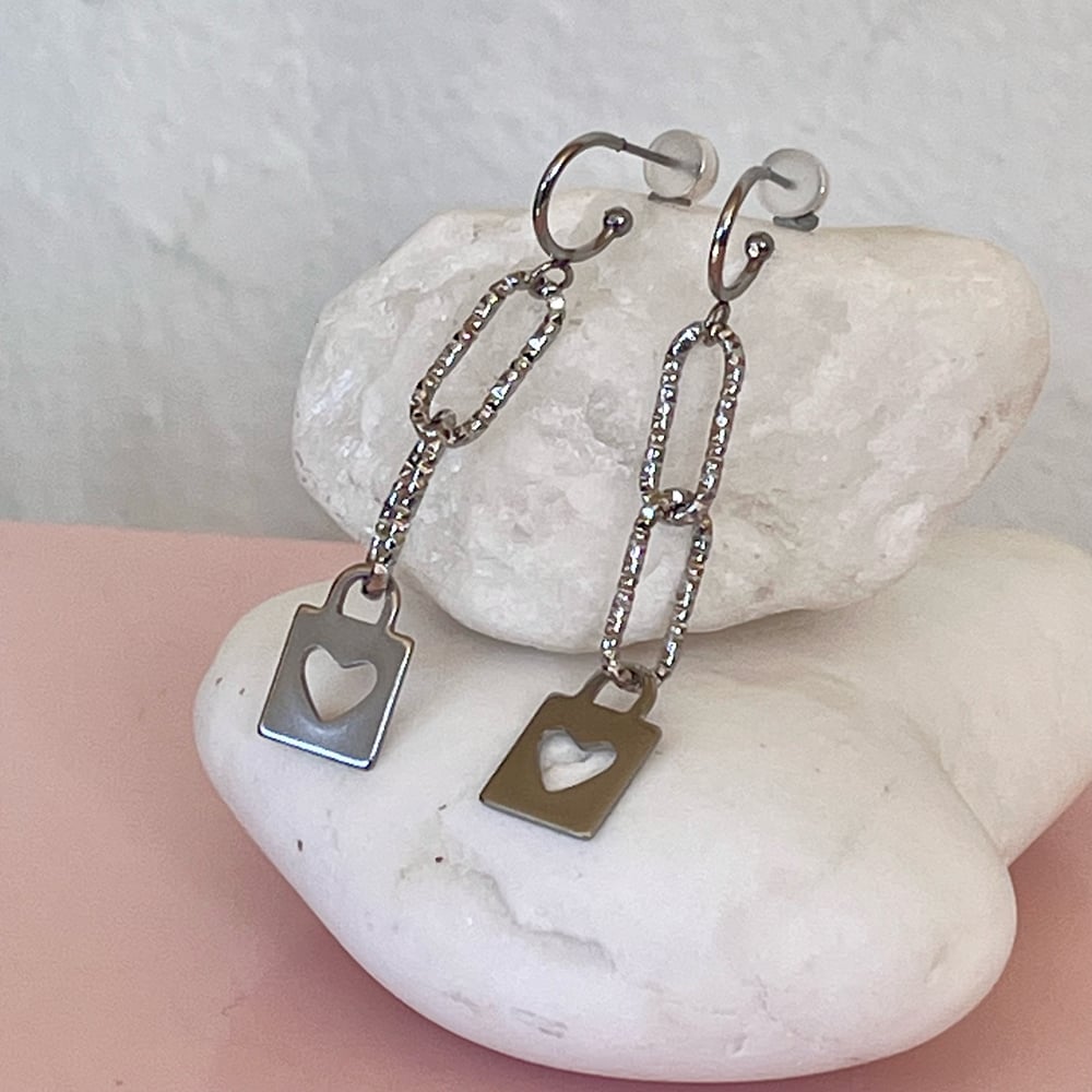 Image of Textured Chain and Square Lock Hoops