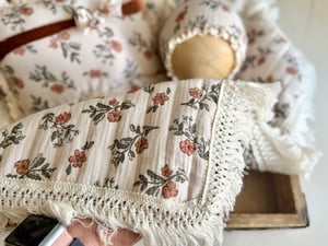 Image of Eleanor set