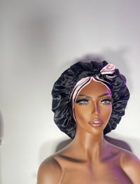 Image 2 of Satin bonnet w/ elastic tie band