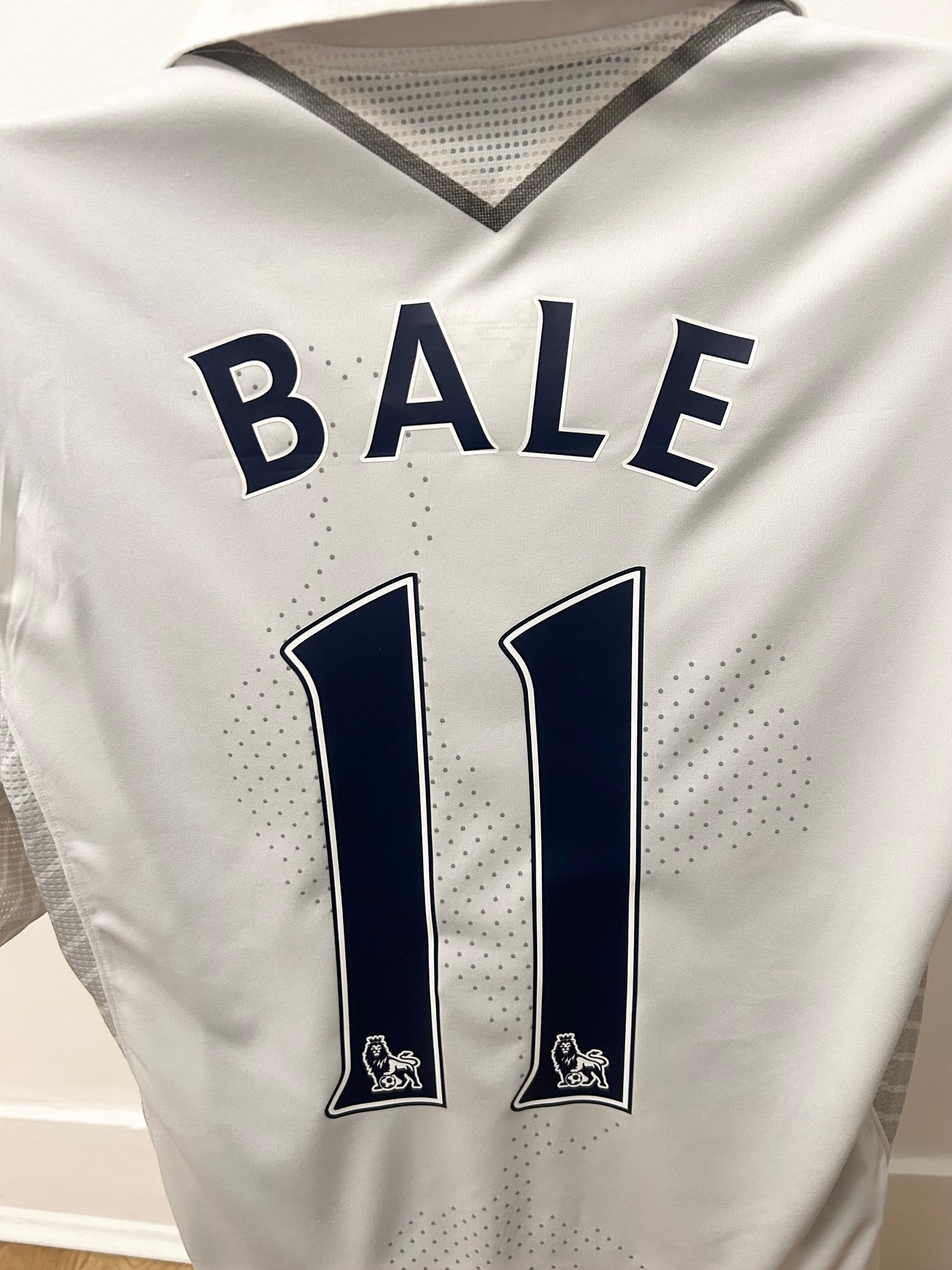 Image of Tottenham Hotspur “BALE 11” 2012/13 Home Shirt + PL patches (L)