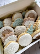 Image 3 of Medium Eid Sharing Box