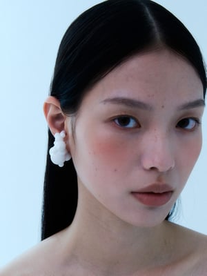 Image of LOWOOL - White Dew Earcuff