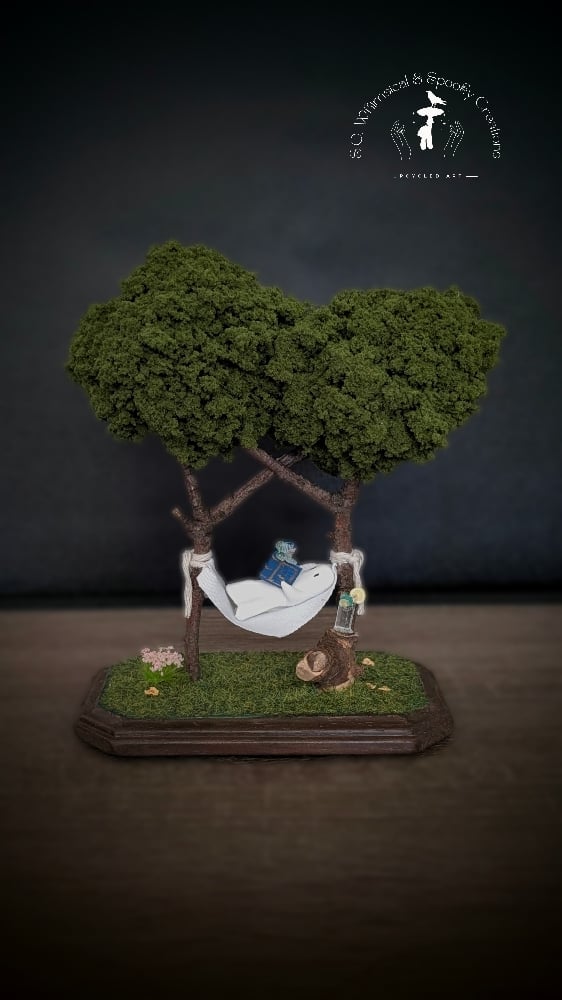 Image of (FREE US SHIPPING) "Hammock" Ghost Display