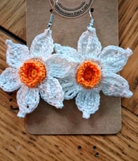 Image 3 of Boucles d'oreilles crochet jonquilles 