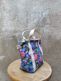 Image 3 of Bolso ALBAICÍN HORTENSIAS azul