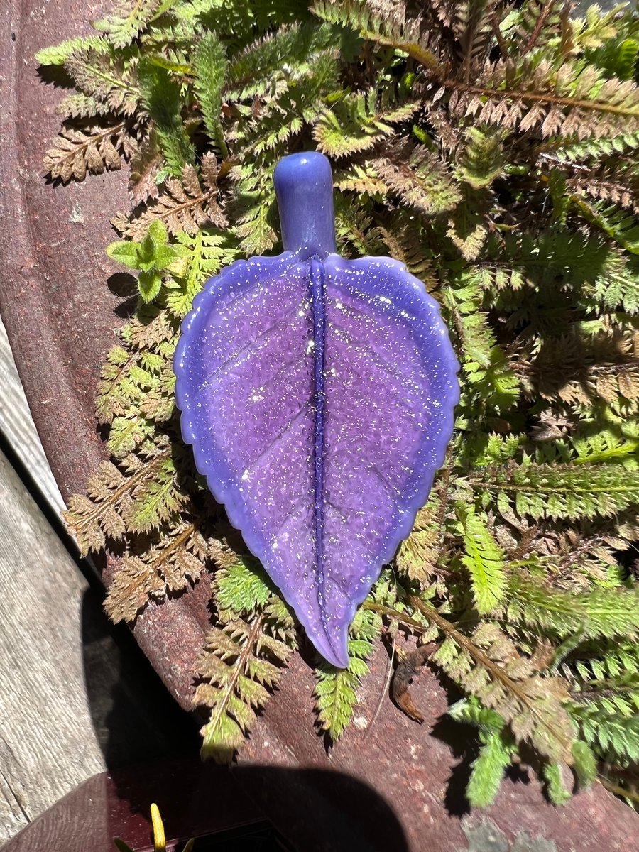 Image of Purple Rough Skinned Leaf Pendant