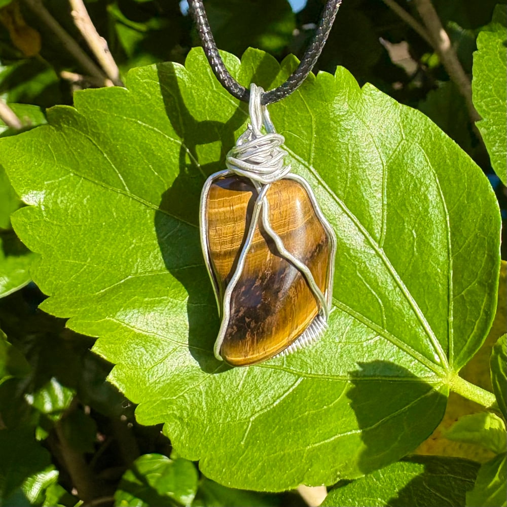 Image of tiger’s eye pendant c