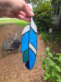Image 2 of Stained glass feather 01