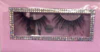 lashes Adilene