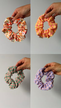 Image 3 of Gingham garden scrunchie bundle