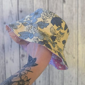 Image of Reversible Bucket Hat-retro-floral