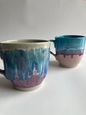 Image of Round Mug Blue Purple Pink