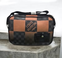 LV CROSSBODY