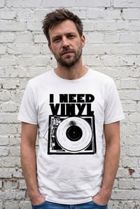 Image 2 of Camiseta I Need Vinyl