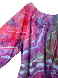 Image 6 of 1XL Cotton Pocket Forager Top in Rio Geode Ice Dye